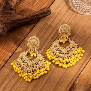 🚨Elegant Gold and Yellow Beaded Earrings